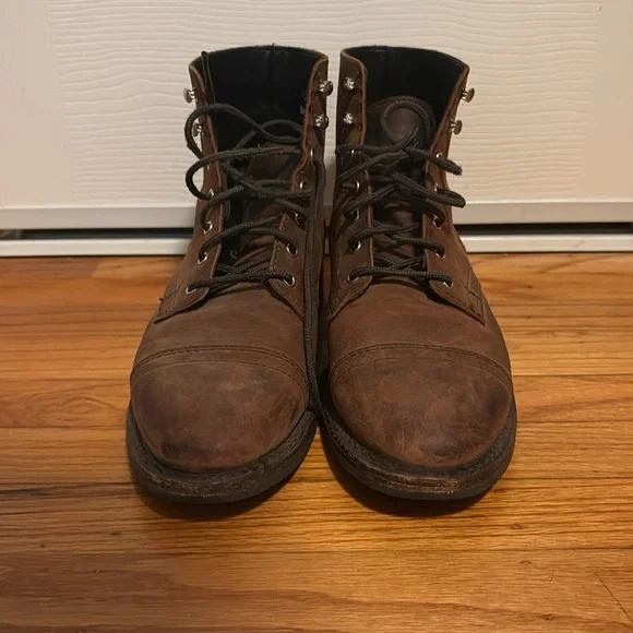 Men's size 9D Thursday “Captain” Lace-Up boots
Arizona Adobe - Picture 3 of 7